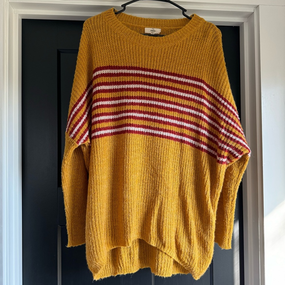 HP 🎉 Entro Sweater Medium